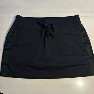 Athleta Metro Downtown Skort Black Side Stripe Size Large
